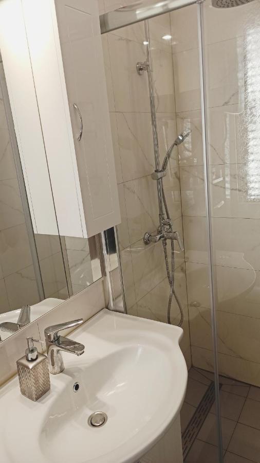 Apartman Paola ロヴラン エクステリア 写真